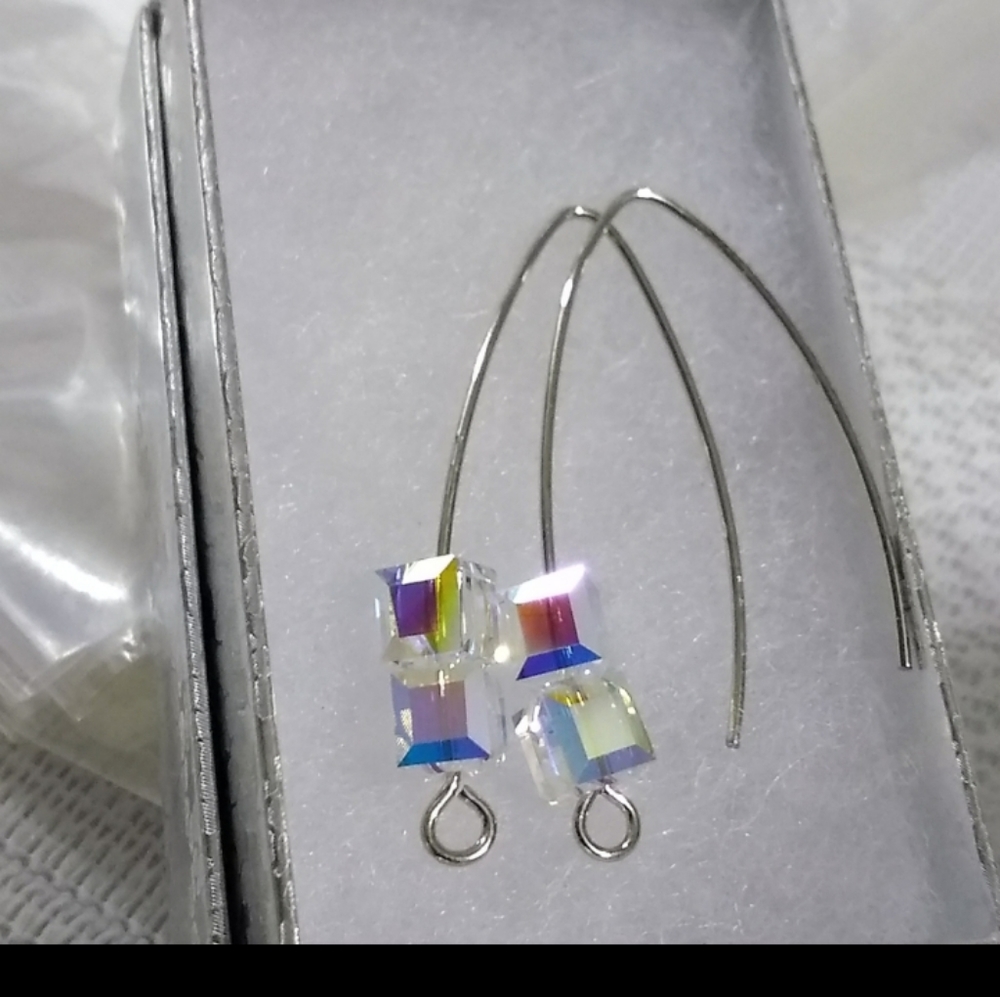 🎓Swarovski borealis cube earrings
